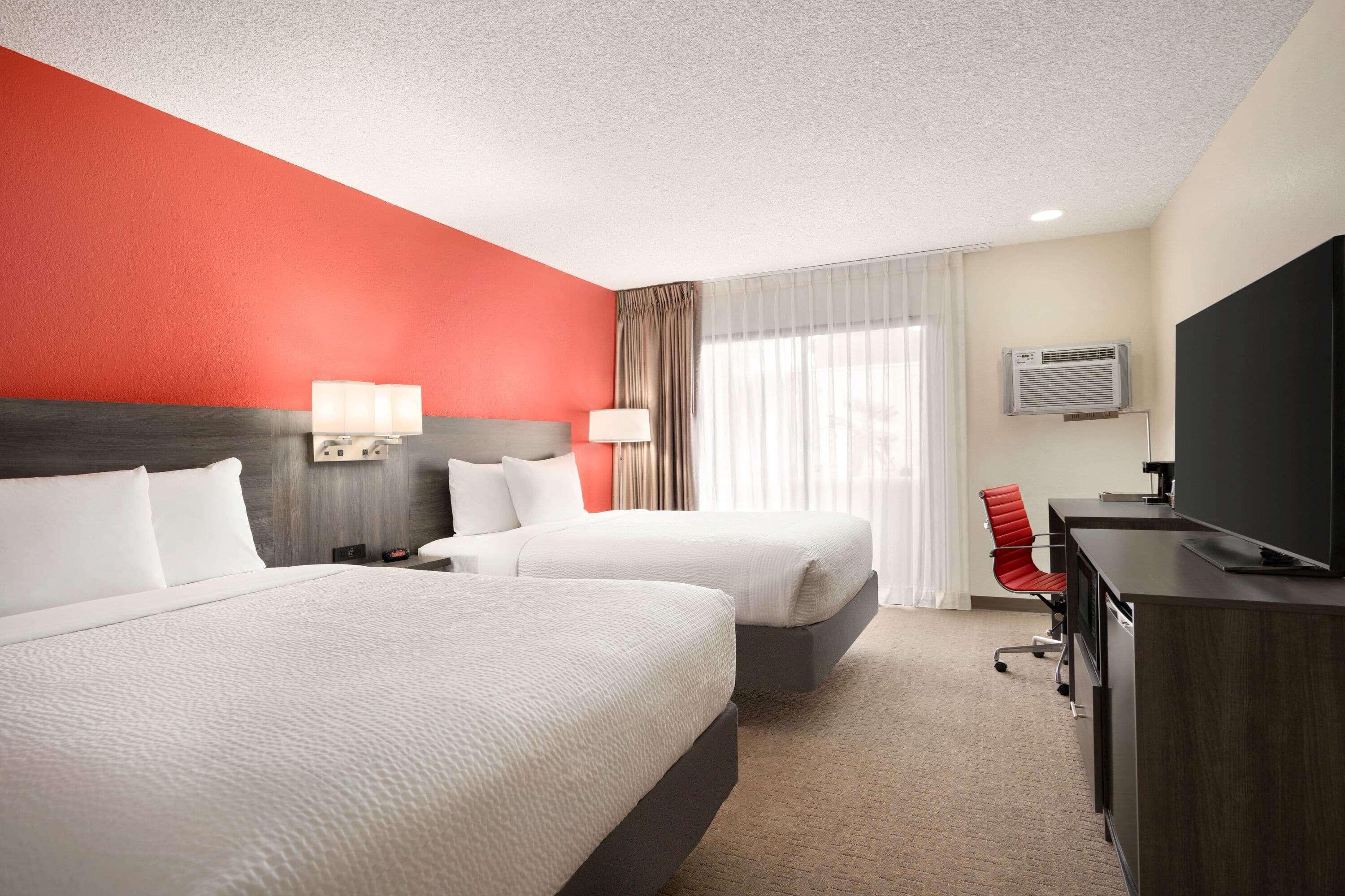 Ramada By Wyndham Tucson Airport Hotel Drexel Heights Exterior photo