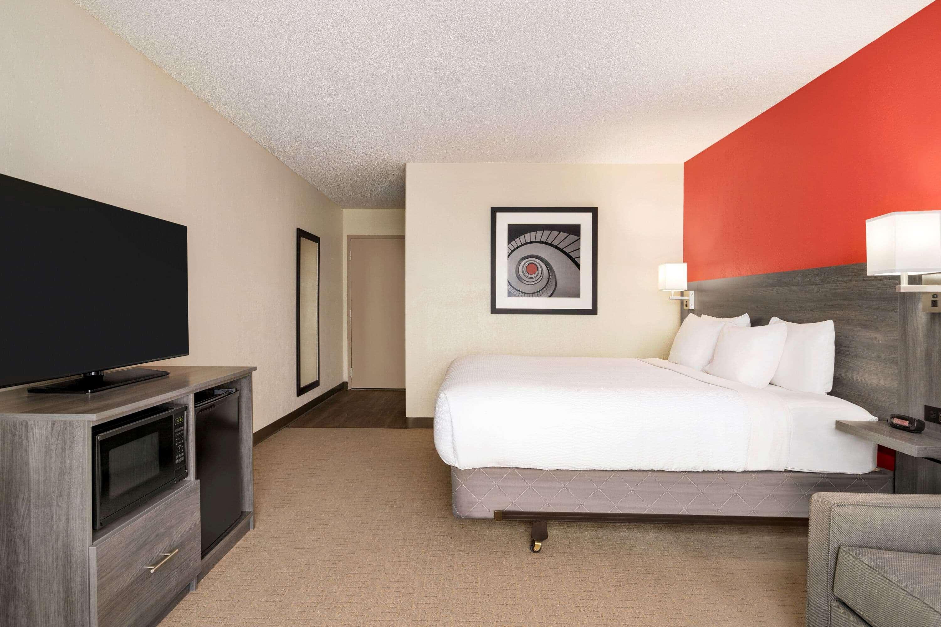 Ramada By Wyndham Tucson Airport Hotel Drexel Heights Exterior photo